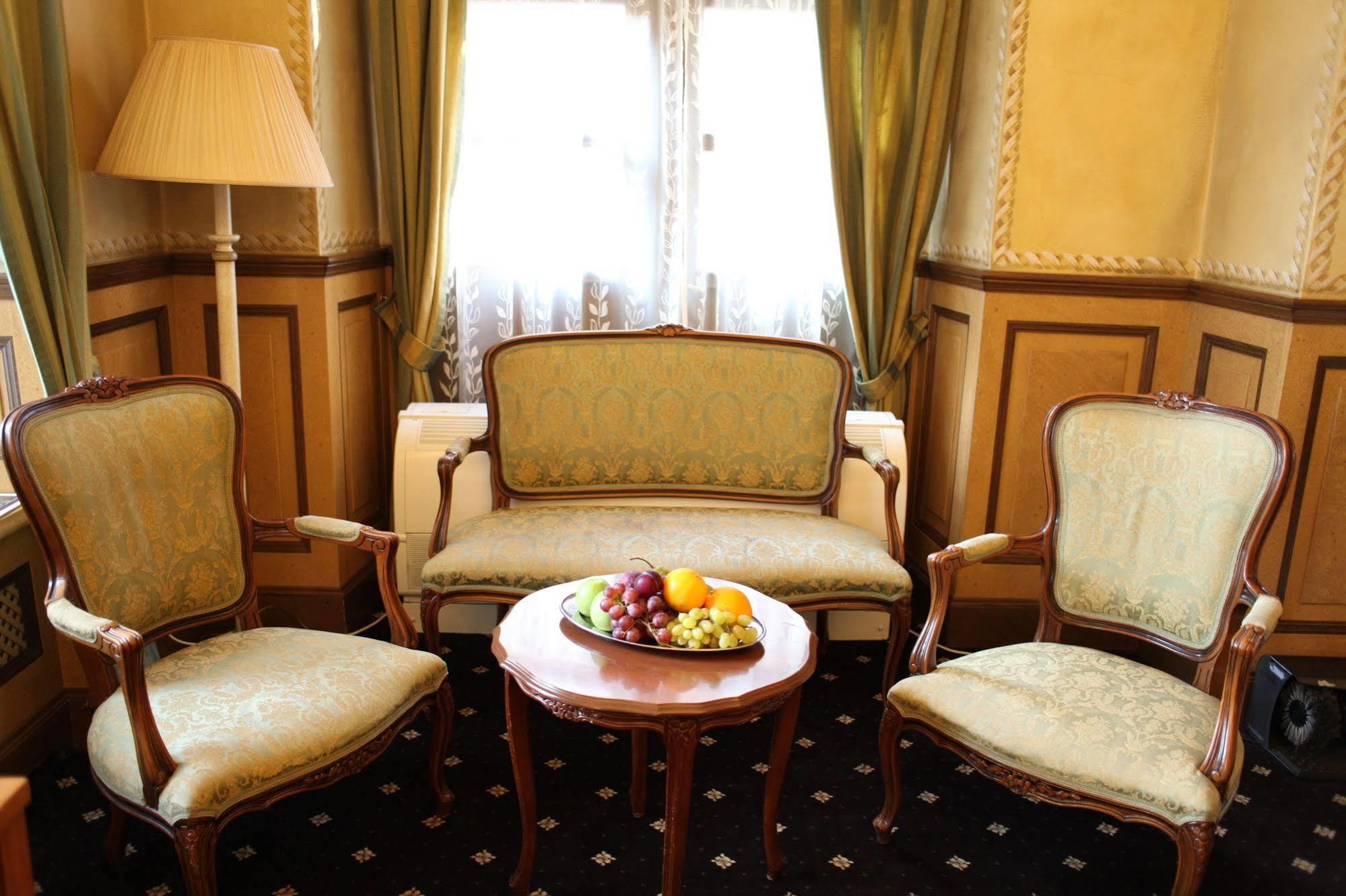Pod Vezi 4* Prague